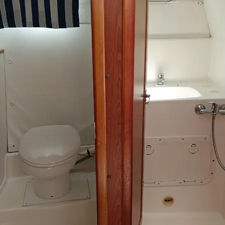 Ботель Decouvrez Notre Bateau A - 7 A 9 Pers. - Api-1-46-41